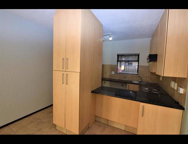 1 BEDROOM APARTMENT FOR SALE IN LONEHILL